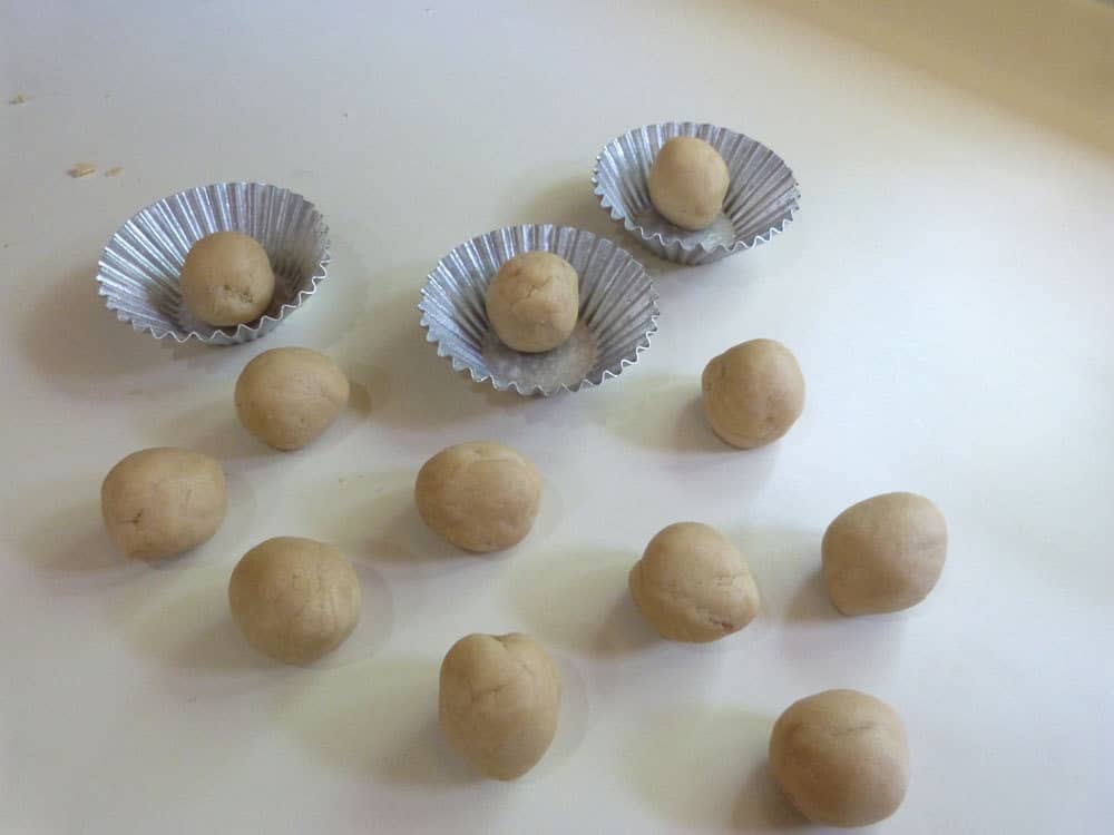 How To Make Sandbakkels 10 Sandbakkel-Dough-Balls