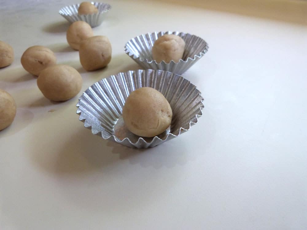 How To Make Sandbakkels 11 Sandbakkel-Dough-In-Tins